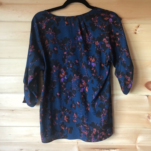 Floral Blouse 🌸 - Picture 6 of 6